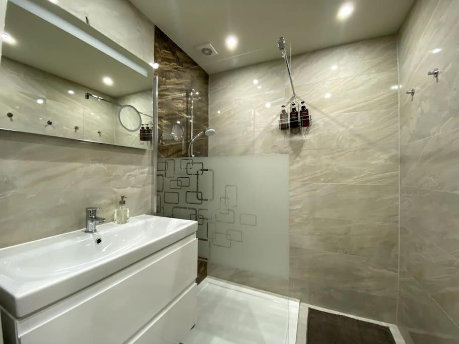 Gemuetliche Wohnung In Ottakring 비엔나 외부 사진